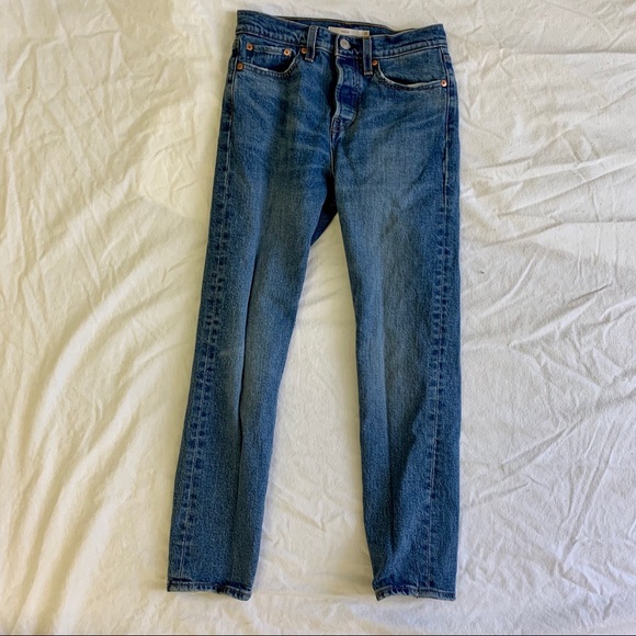 LEVIS LEVI STRAUSS Wedgie Medium Wash Jeans - Picture 2 of 6